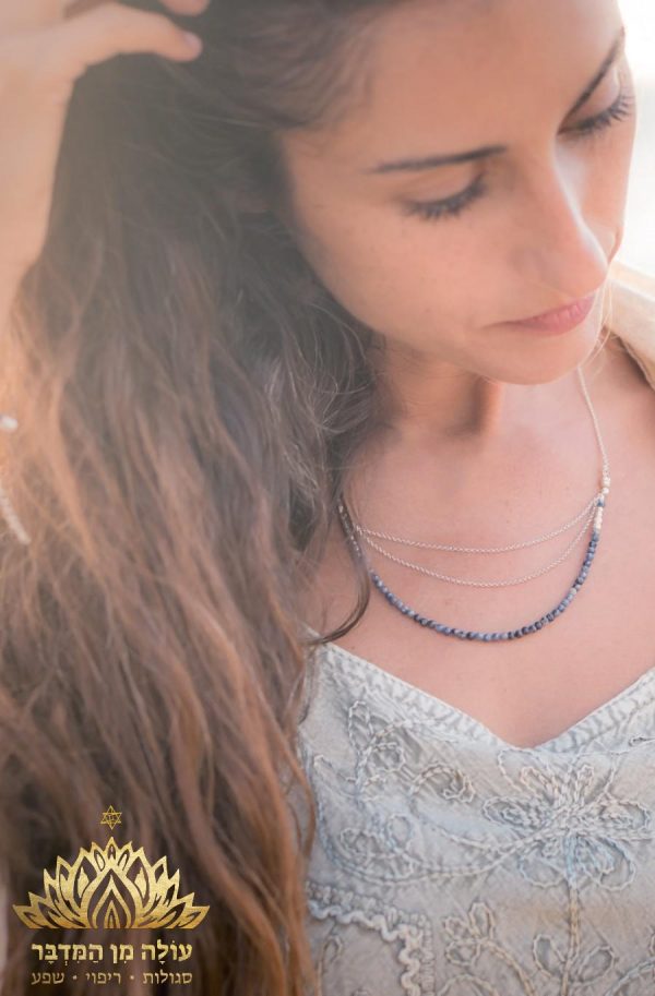 שרשרת ספיר סגולות אבן ספיר עולה מן המדבר.